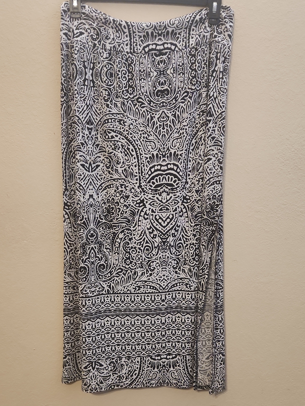 AB Studio Black and White Printed Maxi Skirt